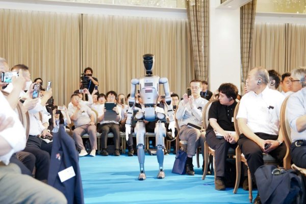 牛策略 从深圳“机器人谷”走出的越疆，面向全球批量交付人形机器人